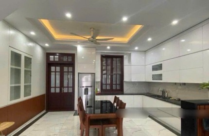 CHO THUÊ NHÀ MỚI ĐẸP TRƯỜNG CHINH, 100M2, 4 TẦNG, 5 NGỦ, 28 TRIỆU  NGÕ Ô TÔ